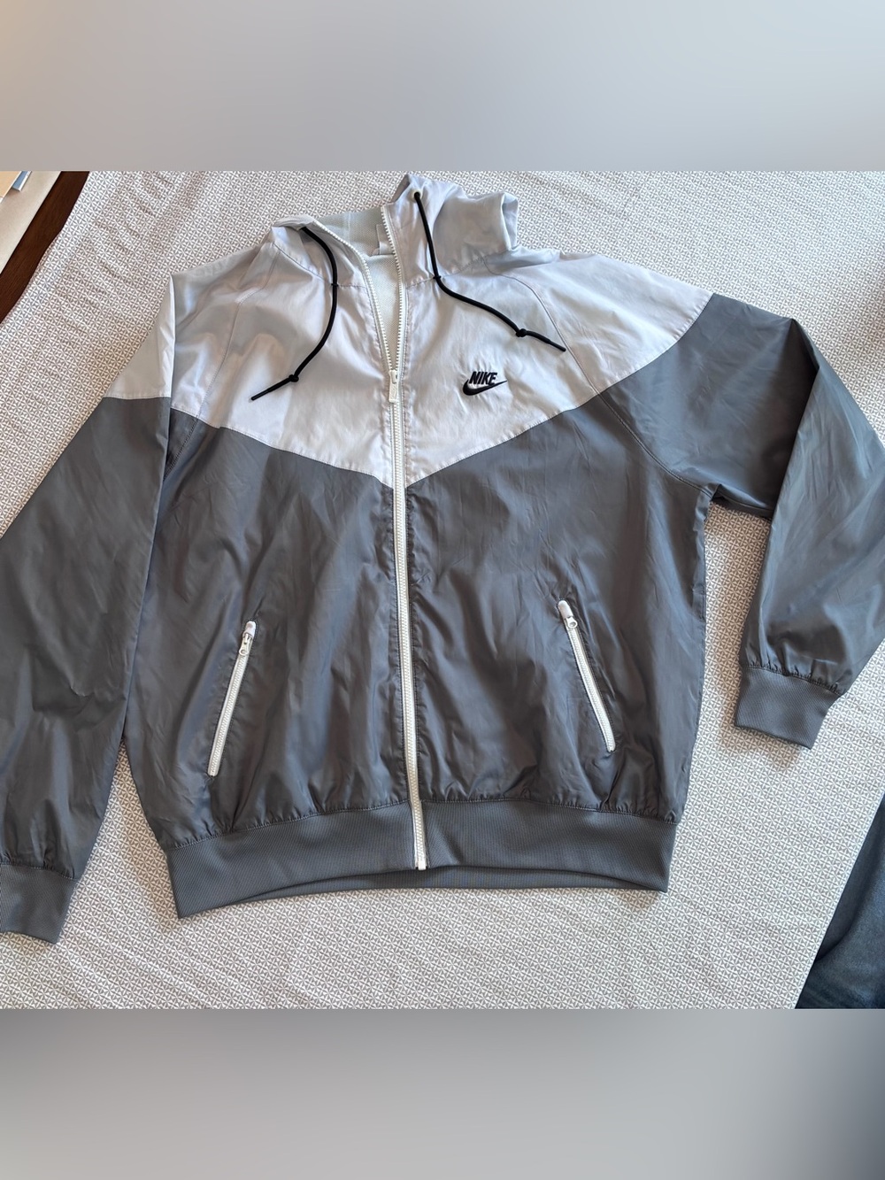 Nike Gray & Light Gray Men’s Windbreaker Jacket